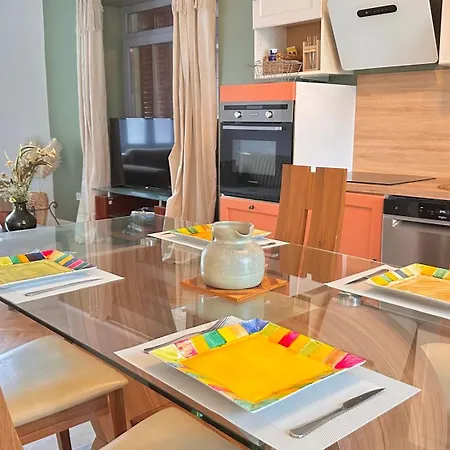 Le Faubourg - Parking Gratuit Beaune (Cote d'Or)