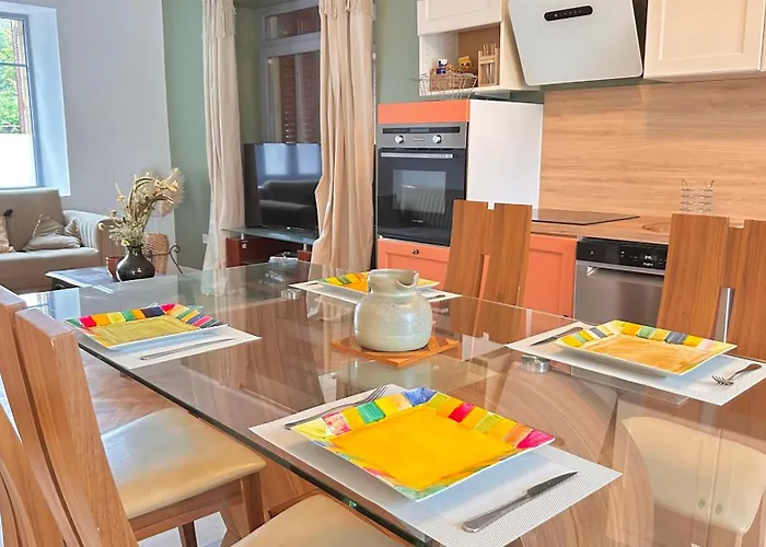 Le Faubourg - Parking Gratuit Beaune (Cote d'Or)